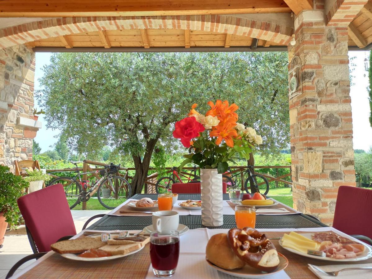 Le Zampolle B & B Colà Εξωτερικό φωτογραφία