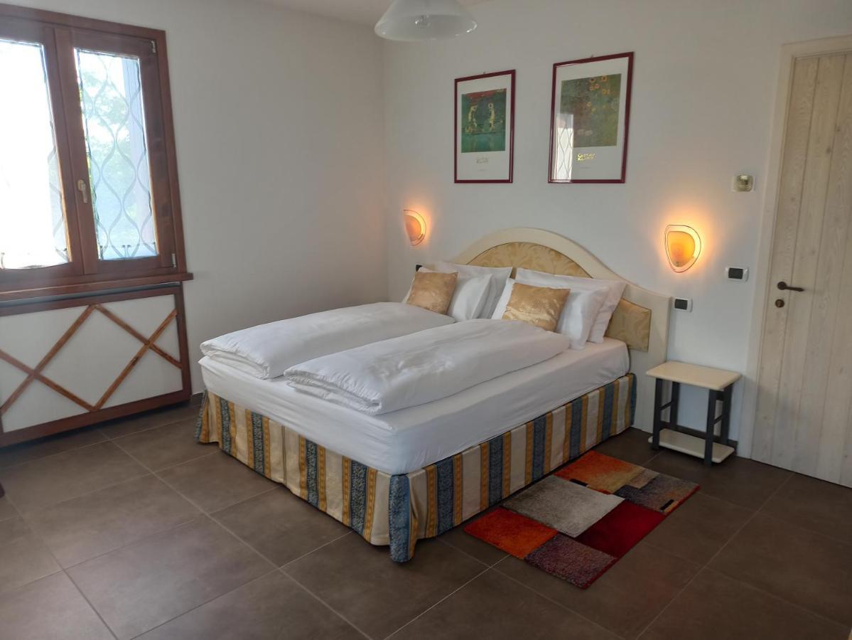 Le Zampolle B & B Colà Εξωτερικό φωτογραφία